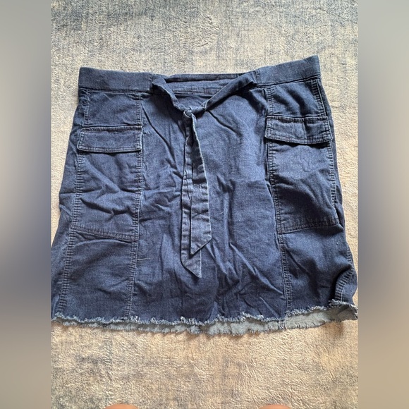 Westport Dresses & Skirts - 🔥 4/$10 Westport Navy Denim Skirt with Tie Belt